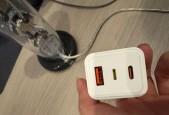 三充数据线C口的拆解方法是什么？需要哪些工具？