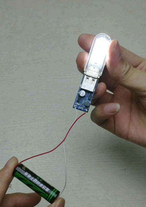 手机废旧电池如何制作移动电源？  第1张