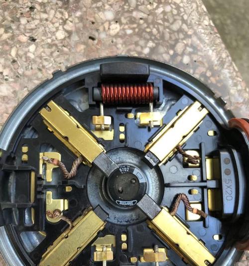 飞度散热器插头拆卸方法是什么？拆卸时应注意什么？  第2张