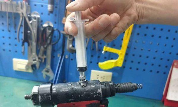 散热器弹簧塑料铆钉拆卸方法是什么？拆卸后如何处理？  第3张
