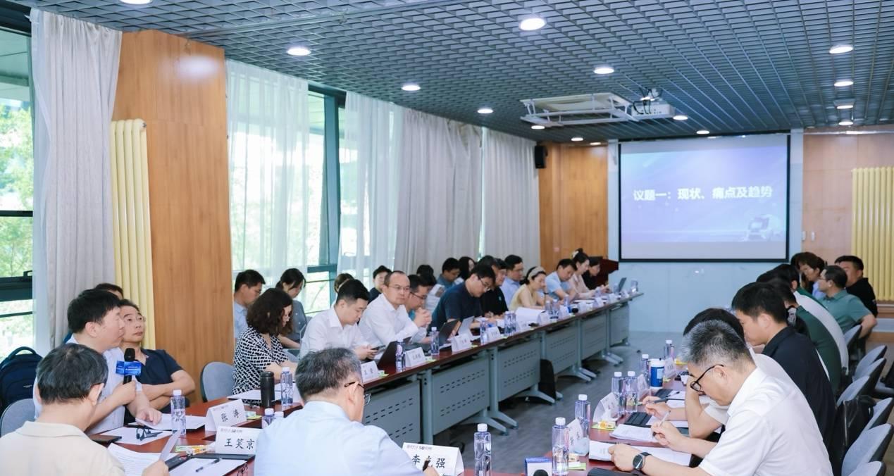 无人配送已至规模化破局临界点，政产学研精英共探发展新路径  第1张