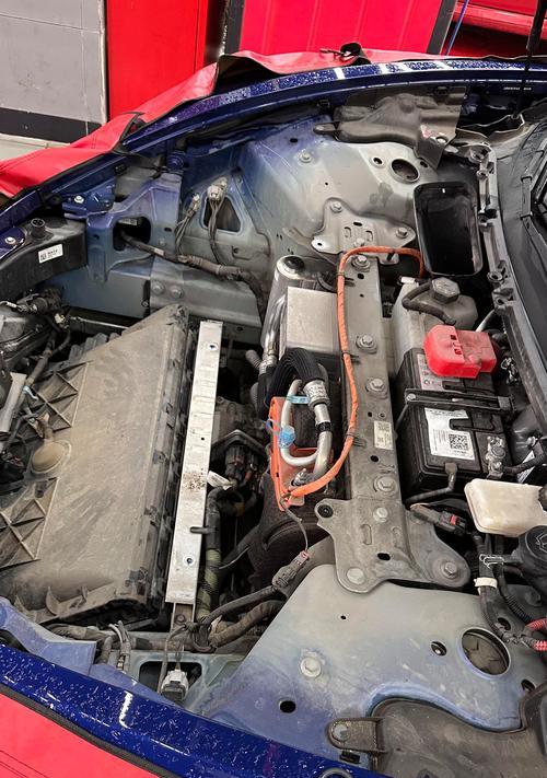 汽车电扇散热器拆卸步骤是什么？  第2张